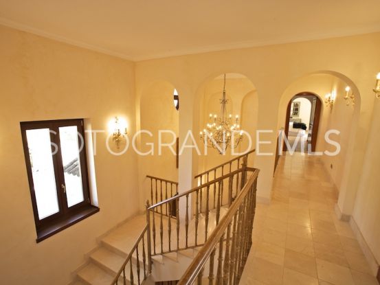 Villa en Sotogrande Alto de 5 dormitorios | Kristina Szekely International Realty