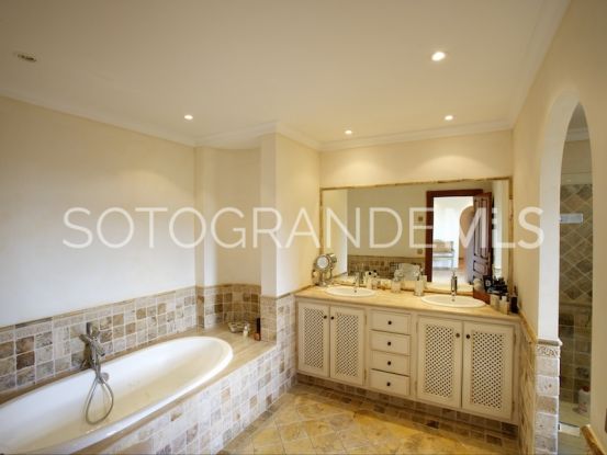 Villa en Sotogrande Alto de 5 dormitorios | Kristina Szekely International Realty