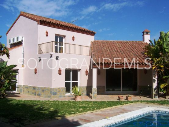 Villa en venta en Sotogrande Costa | Kristina Szekely International Realty