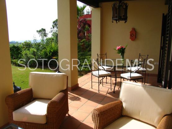 Adosado en venta de 2 dormitorios en Los Cortijos de la Reserva, La Reserva | Kristina Szekely International Realty