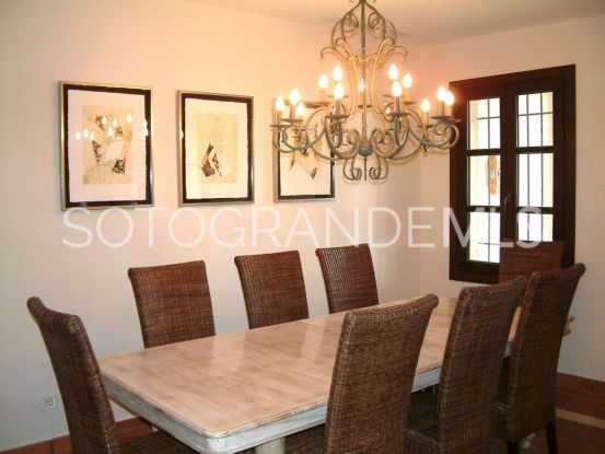 Adosado en venta de 2 dormitorios en Los Cortijos de la Reserva, La Reserva | Kristina Szekely International Realty