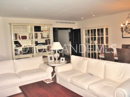 Adosado en venta de 2 dormitorios en Los Cortijos de la Reserva, La Reserva | Kristina Szekely International Realty