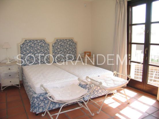 Adosado en venta de 2 dormitorios en Los Cortijos de la Reserva, La Reserva | Kristina Szekely International Realty