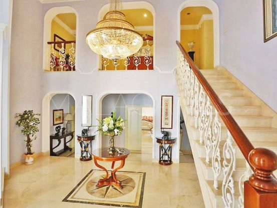 Se vende villa con 9 dormitorios en Benalmadena Costa | Kristina Szekely International Realty
