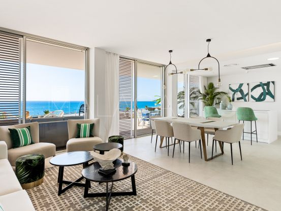 Apartamento en Estepona Playa con 4 dormitorios | Kristina Szekely International Realty