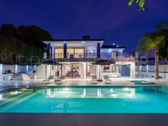 Comprar villa en Los Monteros Playa, Marbella Este | Kristina Szekely International Realty
