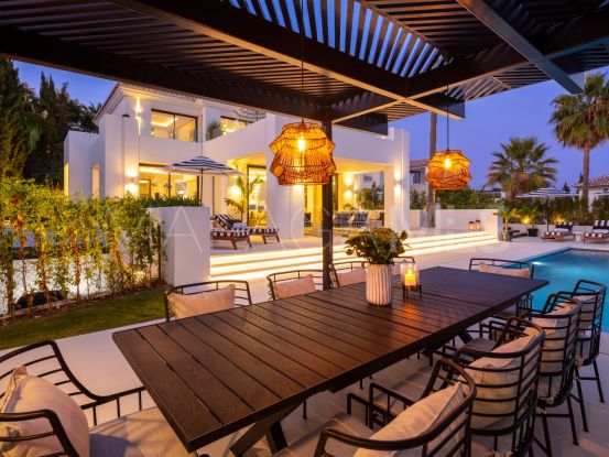 Villa for sale in Los Naranjos with 5 bedrooms | KS Sotheby's International Realty