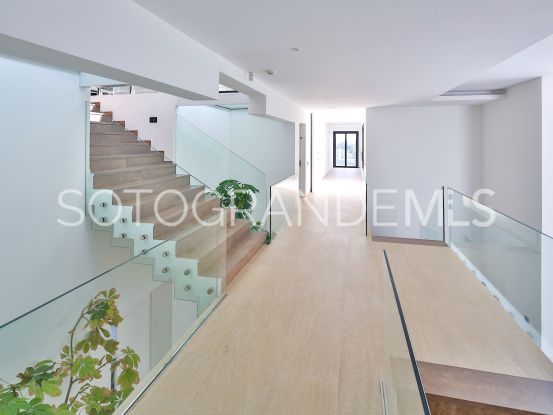 Villa en Reyes y Reinas de 7 dormitorios | Kristina Szekely International Realty