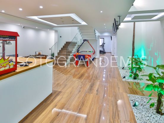 Villa en Reyes y Reinas de 7 dormitorios | Kristina Szekely International Realty