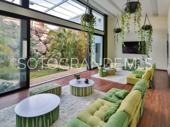 Villa en Reyes y Reinas de 7 dormitorios | Kristina Szekely International Realty