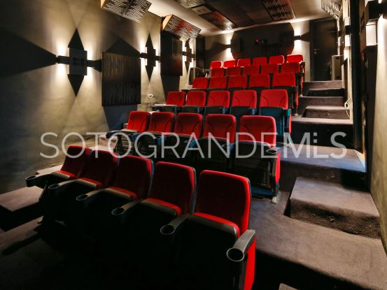 Villa en Reyes y Reinas de 7 dormitorios | Kristina Szekely International Realty