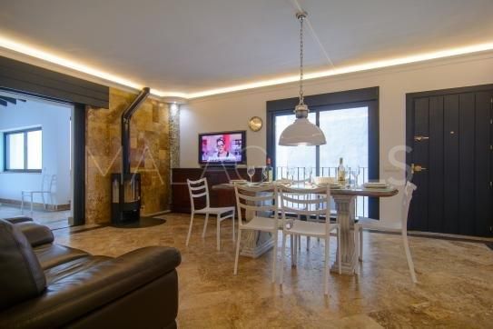 For sale apartment in Marbella - Puerto Banus with 3 bedrooms | Kristina Szekely International Realty