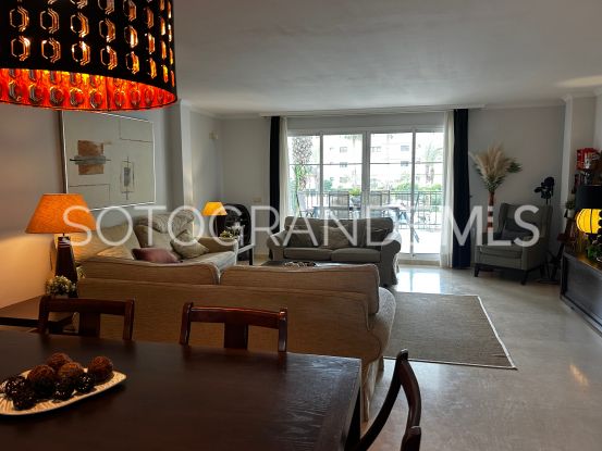 Apartamento en venta en Isla Carey | Kristina Szekely International Realty