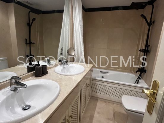 Apartamento en venta en Isla Carey | Kristina Szekely International Realty