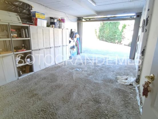 Zona F 5 bedrooms villa for sale | Kristina Szekely International Realty