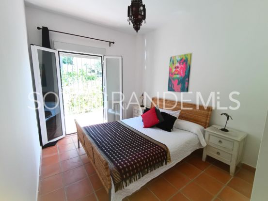 Zona F 5 bedrooms villa for sale | Kristina Szekely International Realty