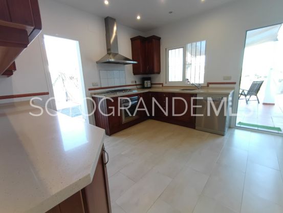 Zona F 5 bedrooms villa for sale | Kristina Szekely International Realty