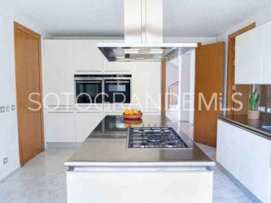 Se vende villa en Los Altos de Valderrama de 5 dormitorios | Kristina Szekely International Realty