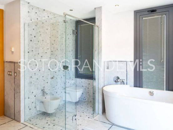 Se vende villa en Los Altos de Valderrama de 5 dormitorios | Kristina Szekely International Realty