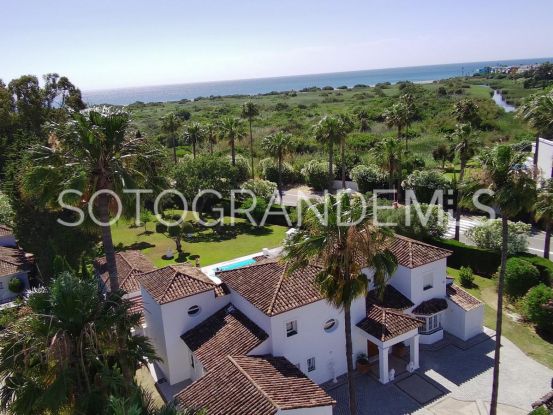 Buy villa in Kings & Queens with 7 bedrooms | Kristina Szekely International Realty