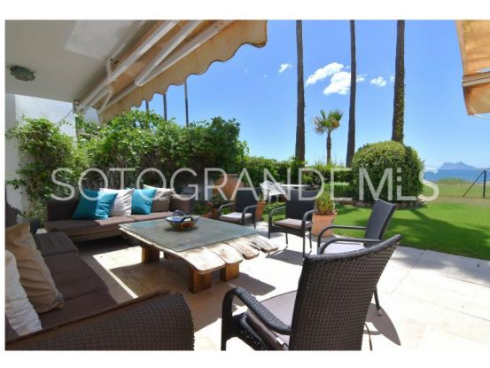 Sotogrande Playa, apartamento planta baja de 5 dormitorios en venta | Kristina Szekely International Realty