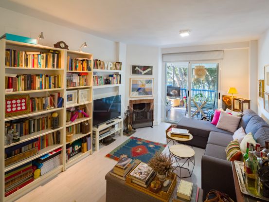 Apartamento con 2 dormitorios en Calahonda, Mijas Costa | Kristina Szekely International Realty