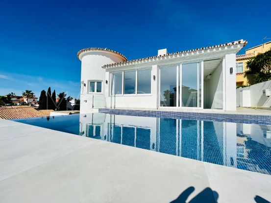 Comprar villa en Mijas Costa con 4 dormitorios | Kristina Szekely International Realty