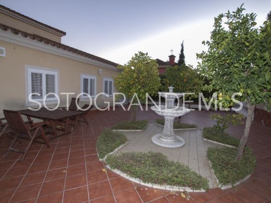 Sotogrande Costa Central, villa con 6 dormitorios en venta | Kristina Szekely International Realty
