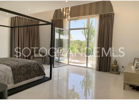 Villa en venta en Sotogrande Alto con 5 dormitorios | Kristina Szekely International Realty