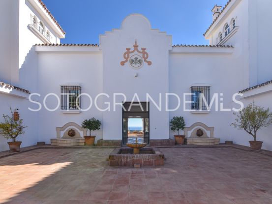 Comprar villa de 7 dormitorios en La Reserva, Sotogrande | James Stewart - Savills Sotogrande
