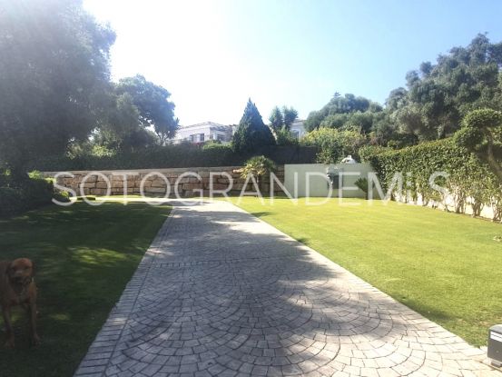 Comprar villa en Sotogrande Alto con 6 dormitorios | James Stewart - Savills Sotogrande