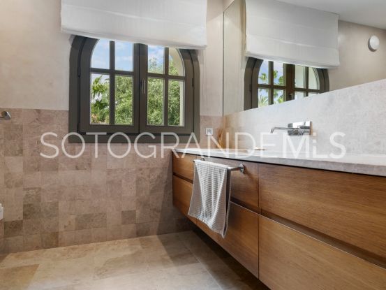 Se vende villa de 5 dormitorios en Sotogrande Alto | James Stewart - Savills Sotogrande