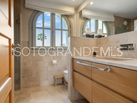 Se vende villa de 5 dormitorios en Sotogrande Alto | James Stewart - Savills Sotogrande