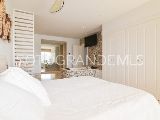 Buy apartment with 5 bedrooms in Isla de la Vela | James Stewart - Savills Sotogrande