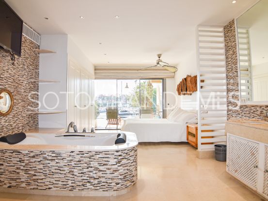 Buy apartment with 5 bedrooms in Isla de la Vela | James Stewart - Savills Sotogrande