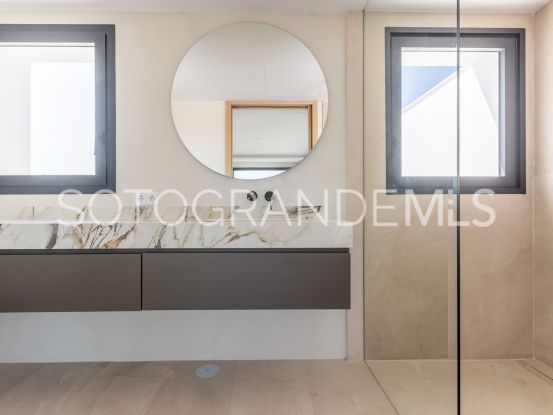 Comprar villa con 8 dormitorios en Sotogrande Alto | James Stewart - Savills Sotogrande