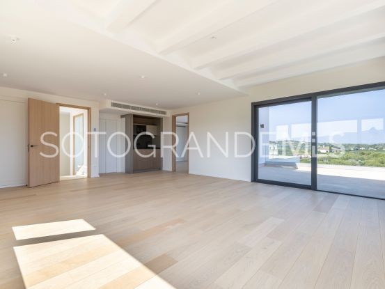 Comprar villa con 8 dormitorios en Sotogrande Alto | James Stewart - Savills Sotogrande