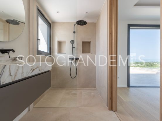 Comprar villa con 8 dormitorios en Sotogrande Alto | James Stewart - Savills Sotogrande