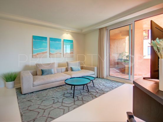 Precioso apartamento de 2 dormitorios con vistas al mar en venta dentro del Hotel Kempinski, Estepona