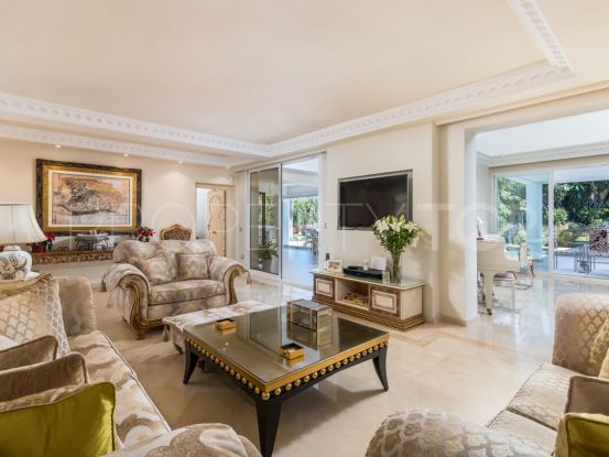 Entirely transformed luxury villa for sale in Paraiso Medio with private tennis court, Estepona