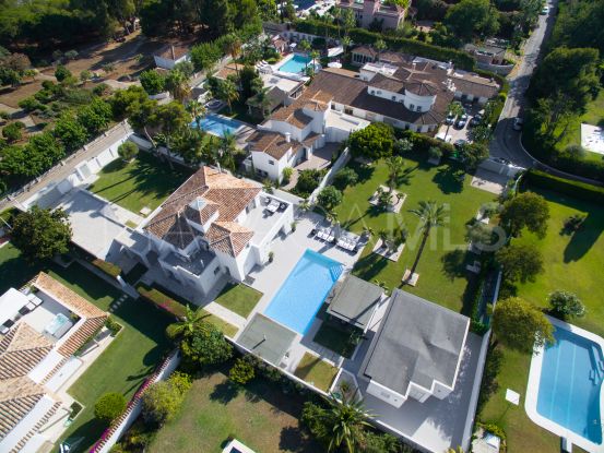 Villa a la venta de 7 dormitorios en Paraiso Barronal, Estepona | Terra Meridiana