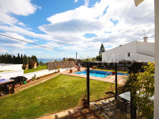Se vende villa con 4 dormitorios en Arena Beach, Estepona | Terra Meridiana