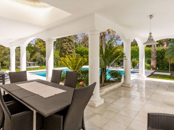 Beautiful one storey villa for sale in El Paraiso Barronal, Estepona