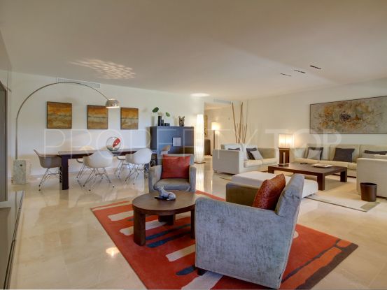 Beautifully upgraded 3 bedroom luxury apartment for sale in Park Beach, New Golden Mile Estepona