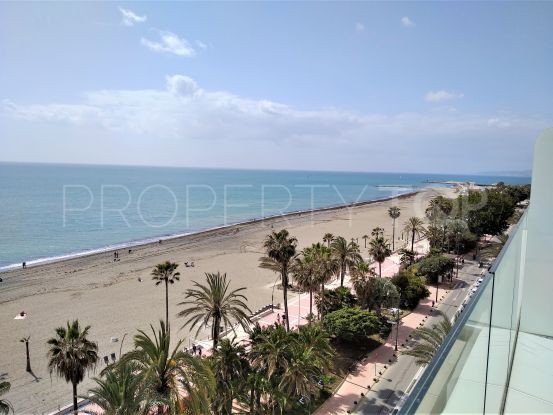 3 bed penthouse for sale, frontline views and swimming pool, Estepona centre