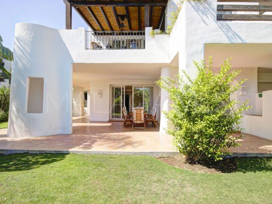Apartamento planta baja en venta con 3 dormitorios en Alcazaba Beach, Estepona | Terra Meridiana