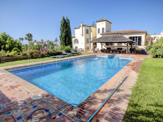 Villa en venta con 5 dormitorios en El Padron, Estepona | Terra Meridiana