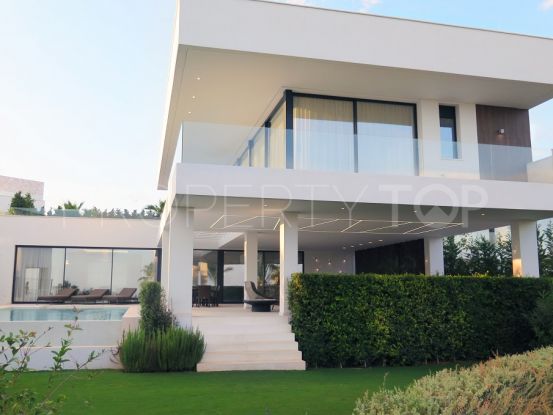 Villa en venta en La Alqueria con 3 dormitorios | Engel Völkers Marbella