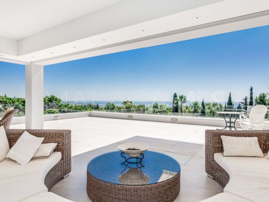 Comprar villa en Cascada de Camojan | Engel Völkers Marbella