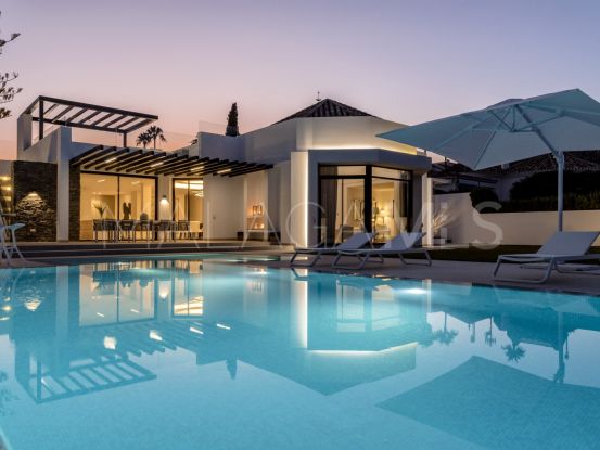 Villa con 5 dormitorios a la venta en Nueva Andalucia, Marbella | Engel Völkers Marbella